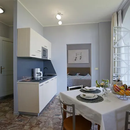 Anna Isole Borromee 아파트