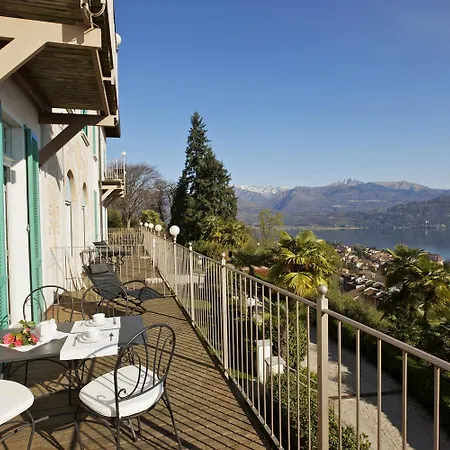 Anna Isole Borromee *