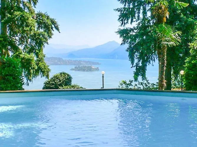 Anna Isole Borromee *