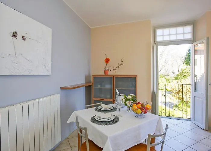 Anna Isole Borromee *